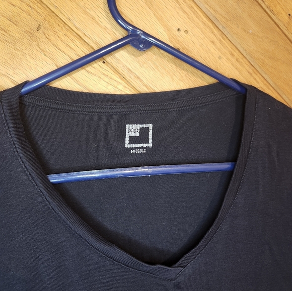 JcPenney solid black v neck long sleeved cotton shirt - Picture 2 of 9